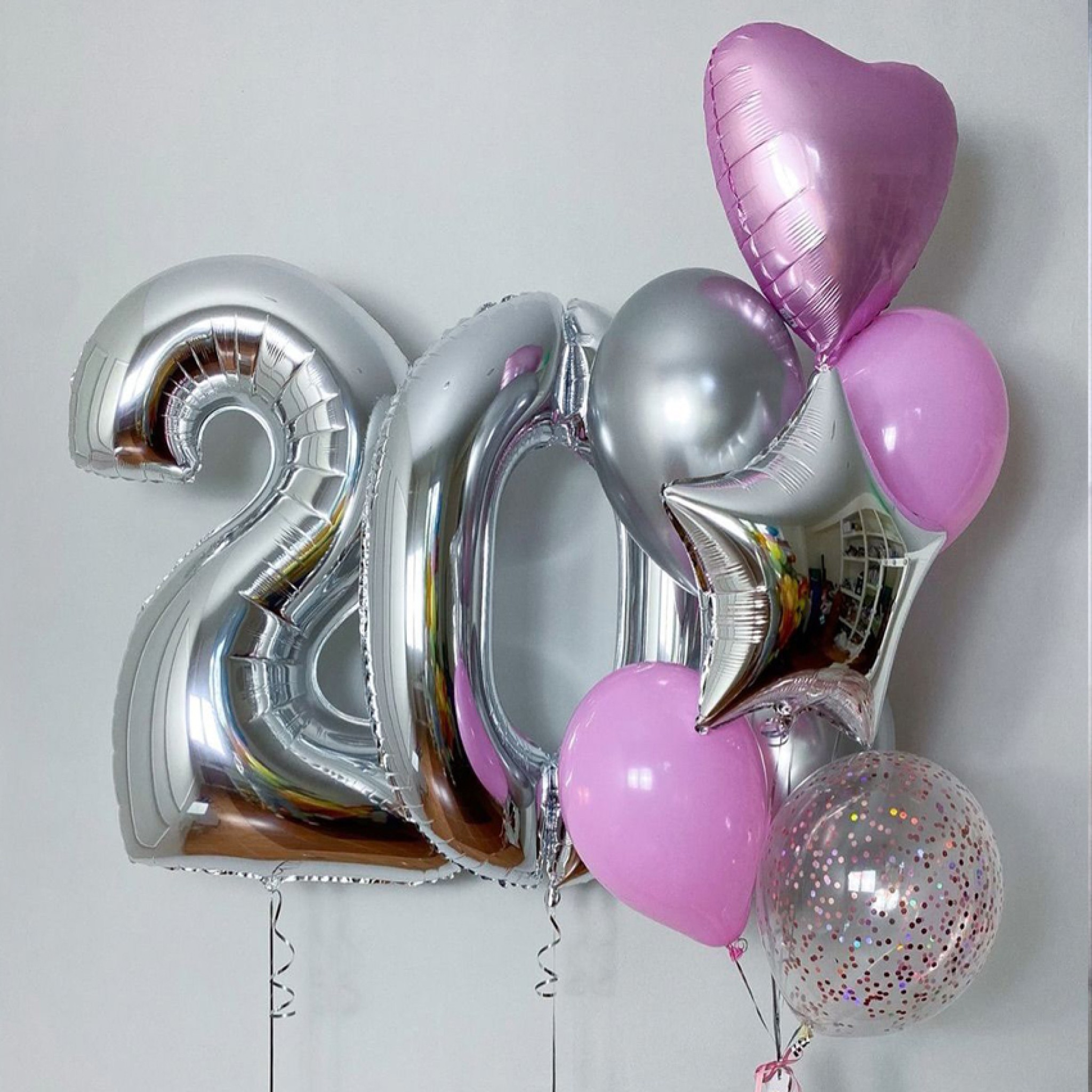20th Birthday Balloon Bouquet Dubai – Helium Number 20 & Bouquet Package