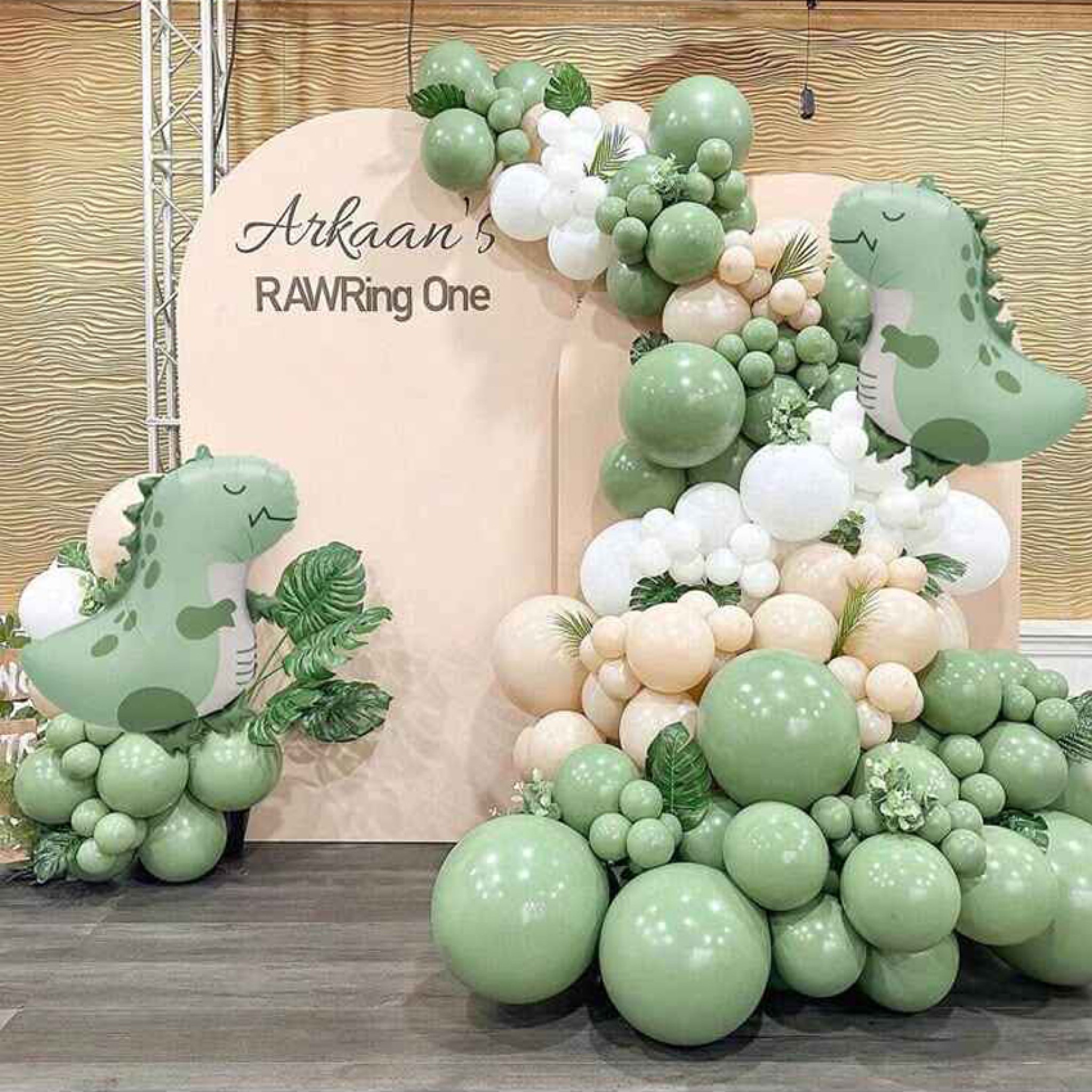 Dino-Delight: The Ultimate Balloon Decoration package