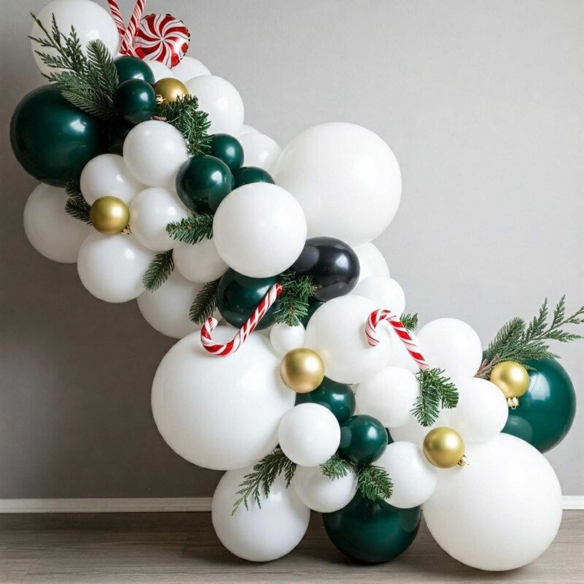 Luxurious Forest Christmas Balloon Garland