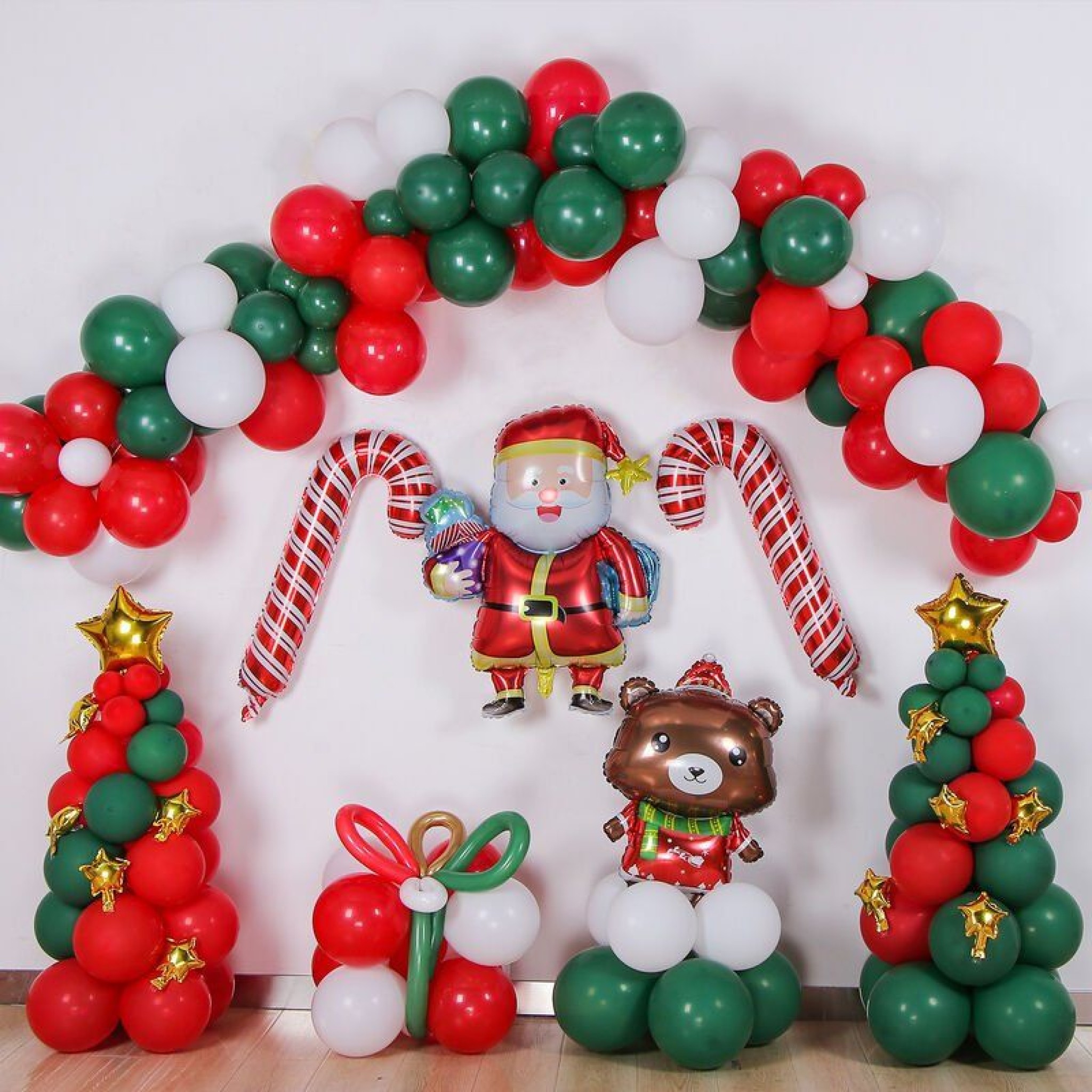 Luxury charismas balloon set up 