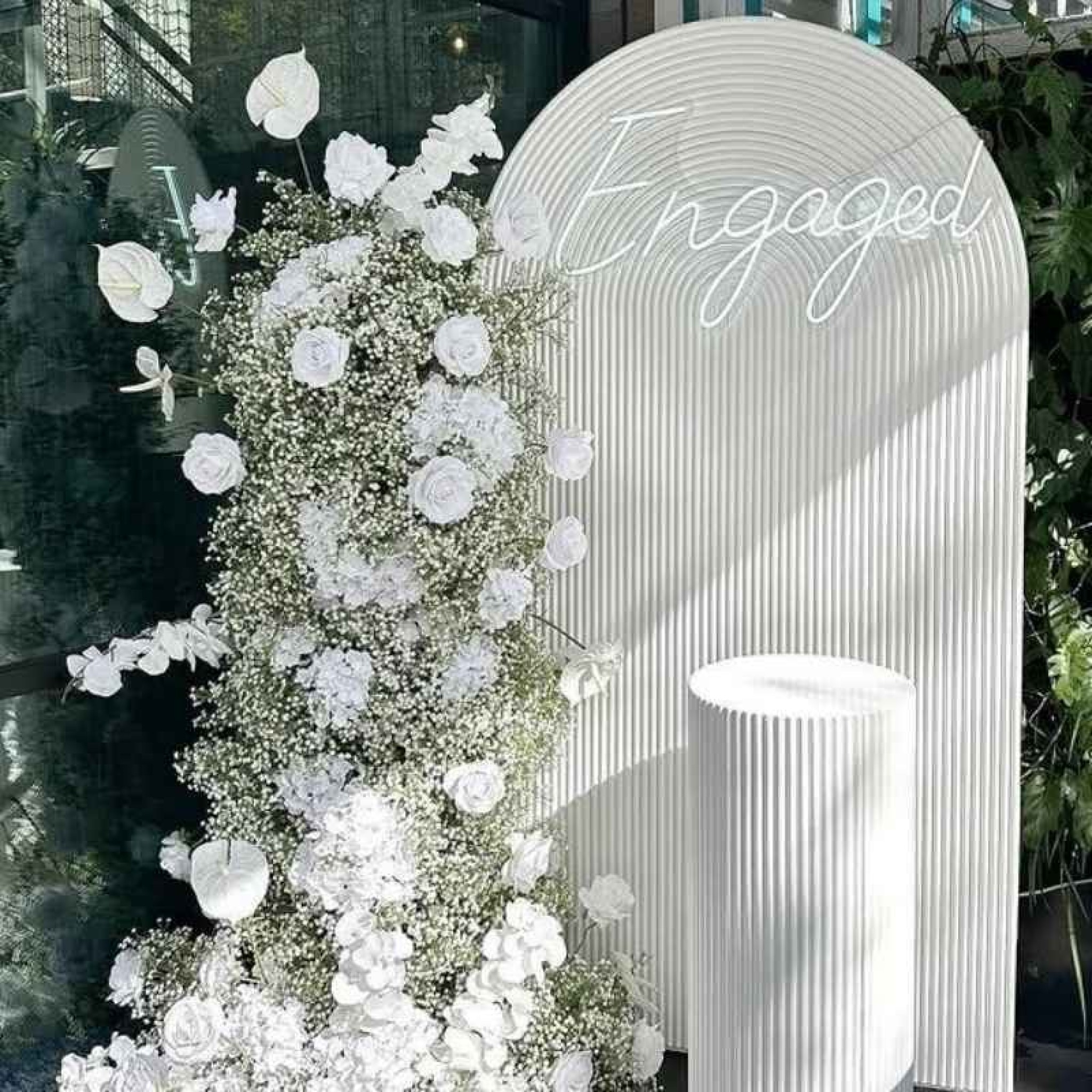 Modern Ribbed Arch Engagement Backdrop
