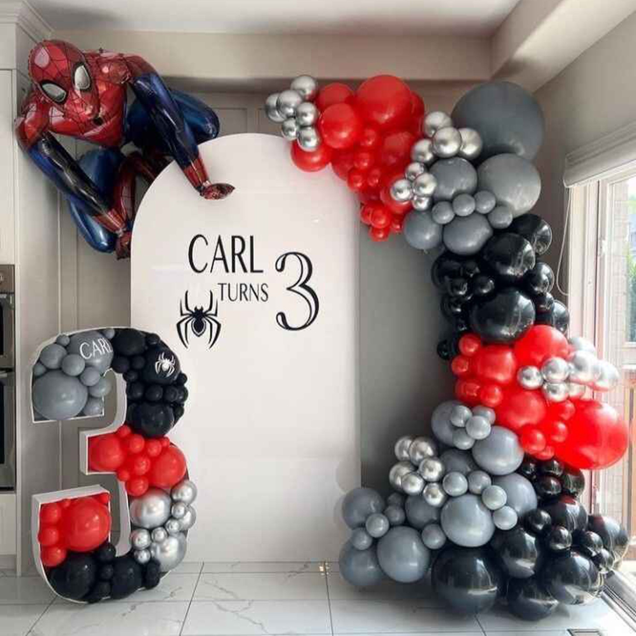 Ultimate Web-Slinger Balloon Décor package